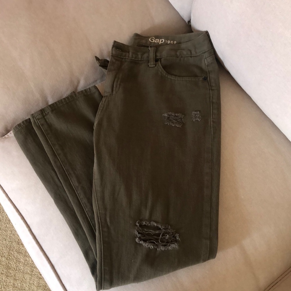 Gap girlfriend distressed olive jean